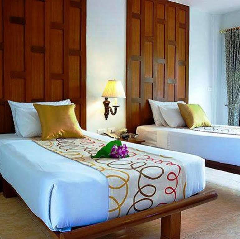 First Resort Albergo Patong Exterior foto